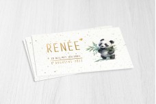 Kleine panda met blaadjes vast Kleine panda met blaadjes vast